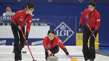 道路上的一 道路上的一